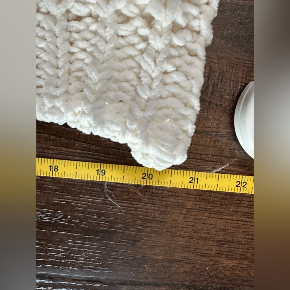 Aakaa Cream Knit Cardigan Sweater cable pattern on front NWT SUPER SOFT M - Picture 10 of 16